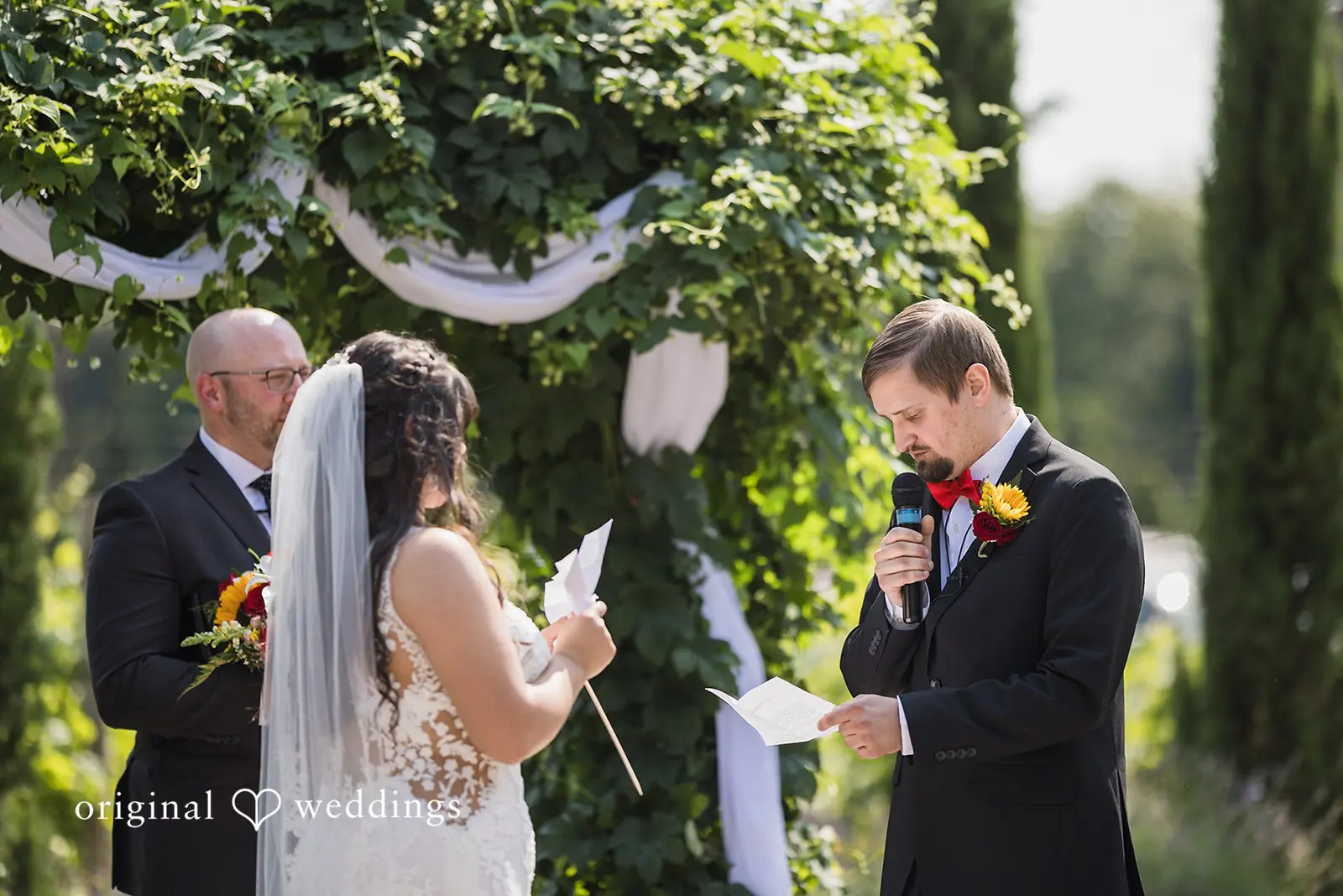 Melissa + Paul Knoll Crest Gardens Wedding // Melissa & Paul -