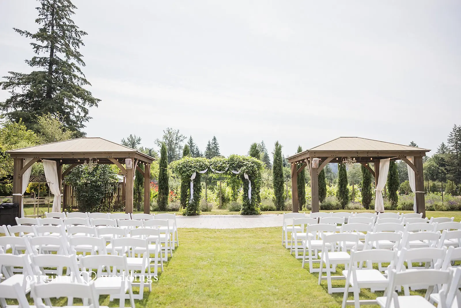 Melissa + Paul Knoll Crest Gardens Wedding // Melissa & Paul -