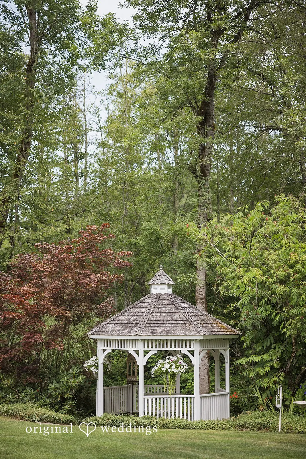 Melissa + Paul Knoll Crest Gardens Wedding // Melissa & Paul -