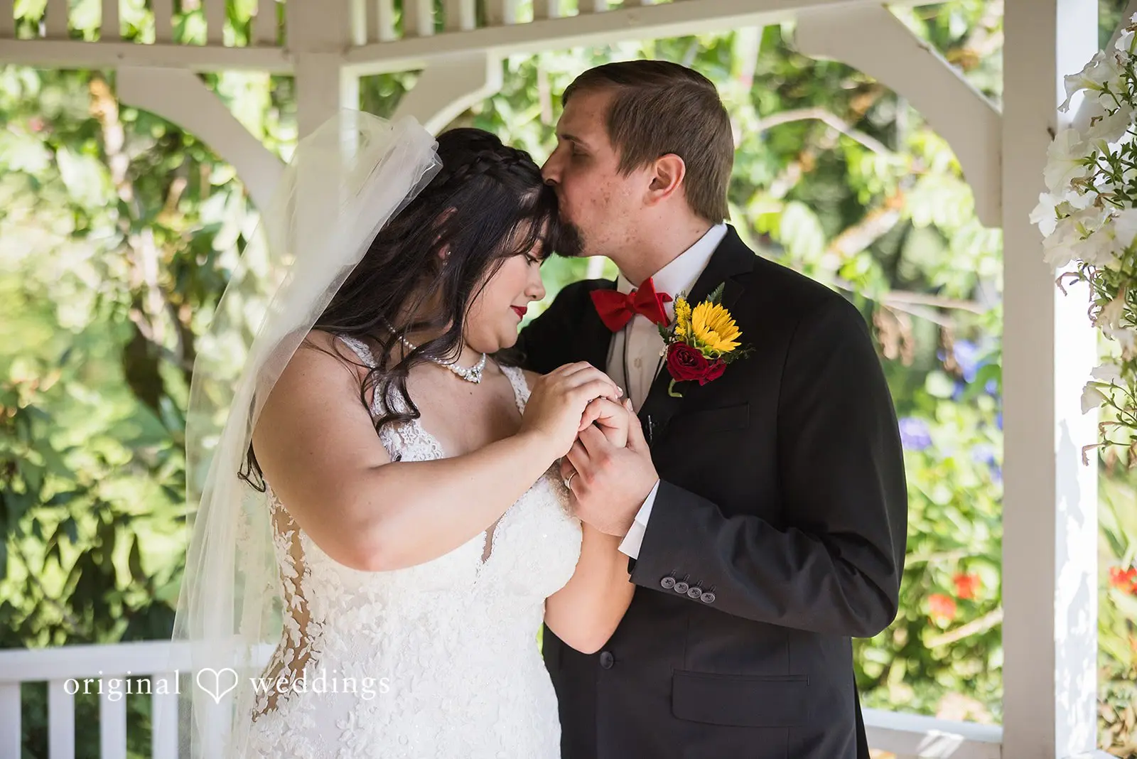 Melissa + Paul Knoll Crest Gardens Wedding // Melissa & Paul -