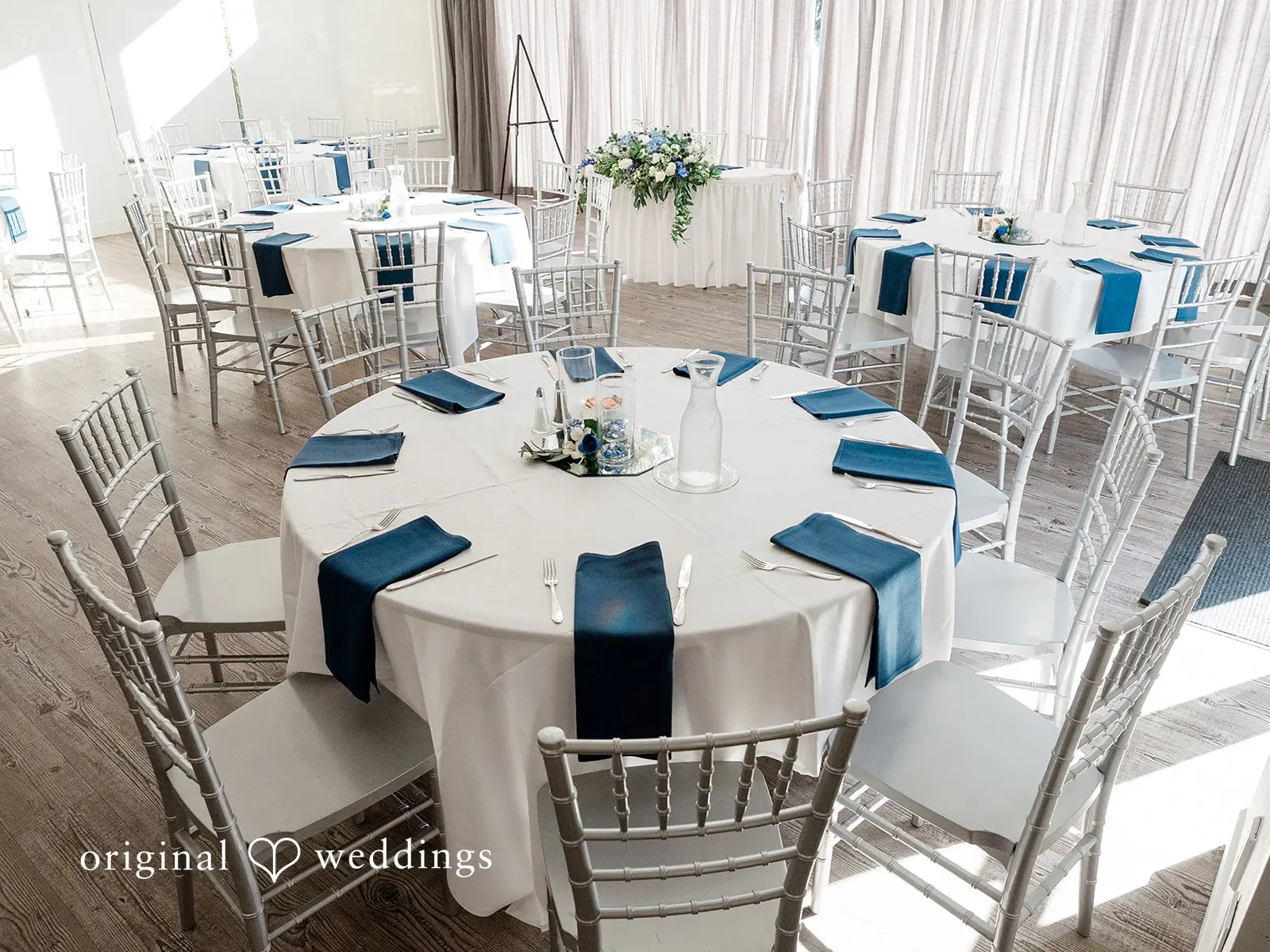 Julia + Robby Lakeside Gardens Wedding // Julia & Robby -