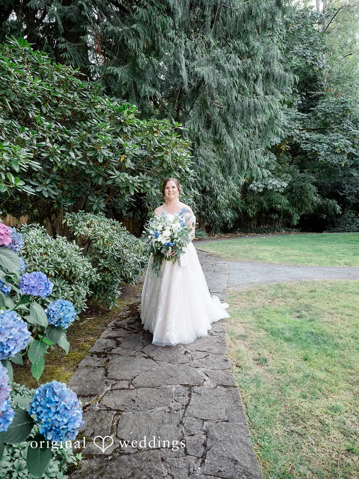 Julia + Robby Lakeside Gardens Wedding // Julia & Robby -