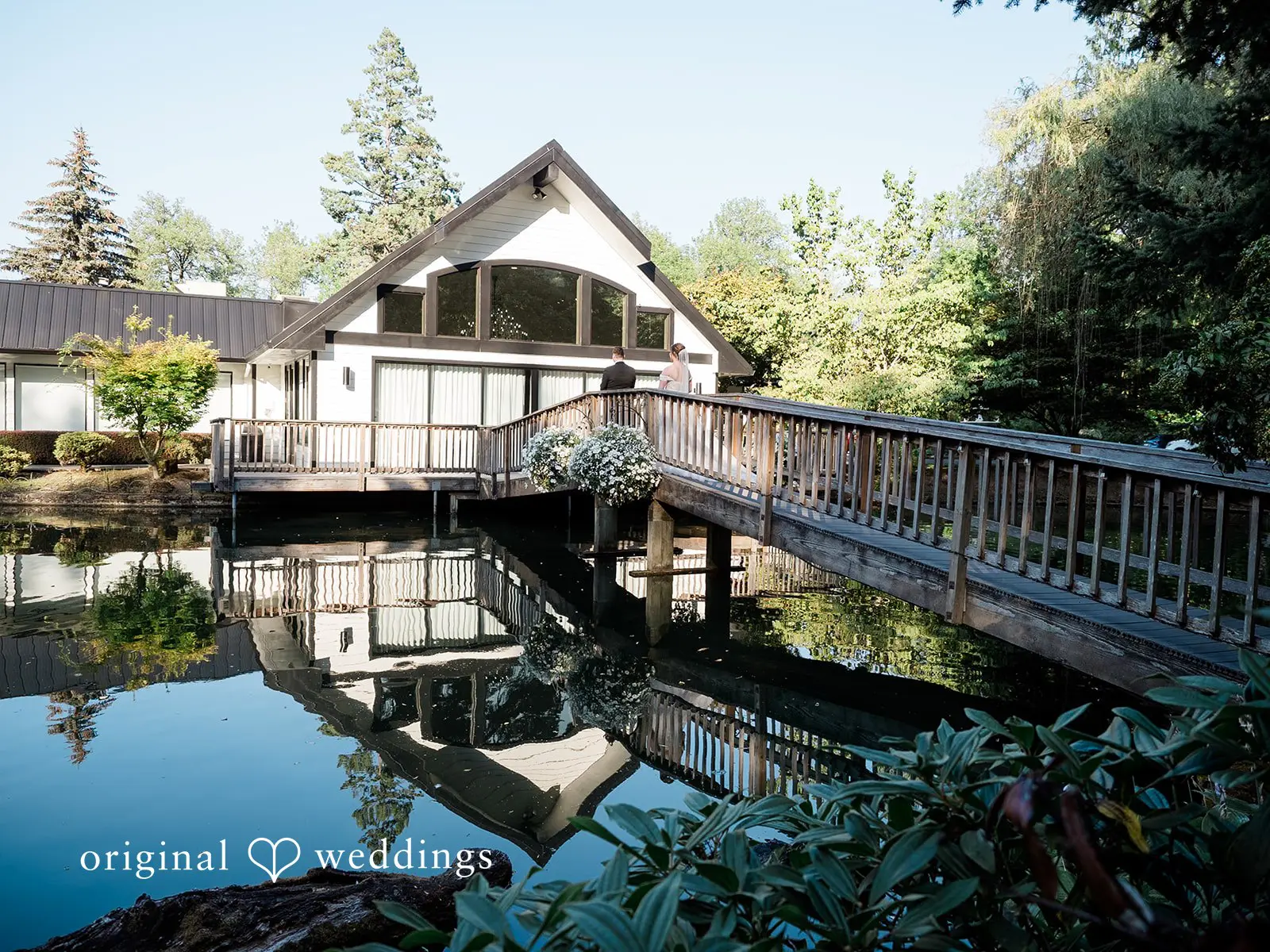 Julia + Robby Lakeside Gardens Wedding // Julia & Robby -