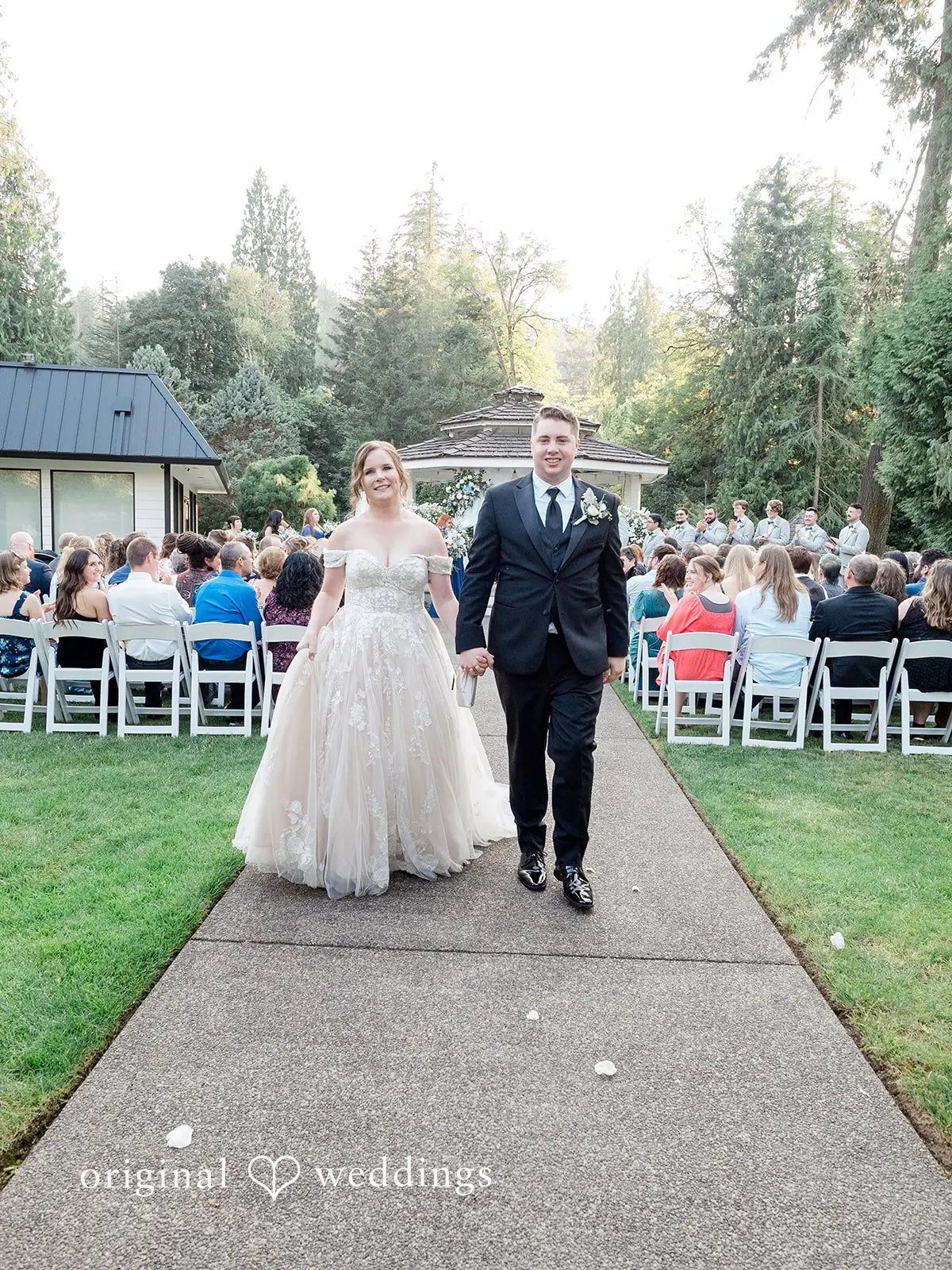 Julia + Robby Lakeside Gardens Wedding // Julia & Robby -