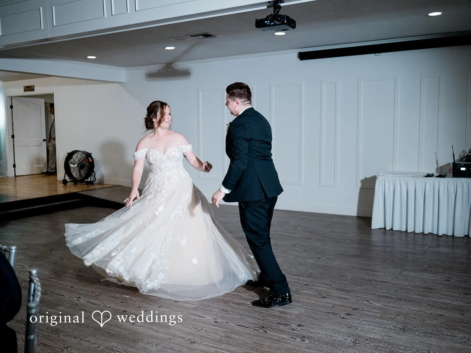 Julia + Robby Lakeside Gardens Wedding // Julia & Robby -