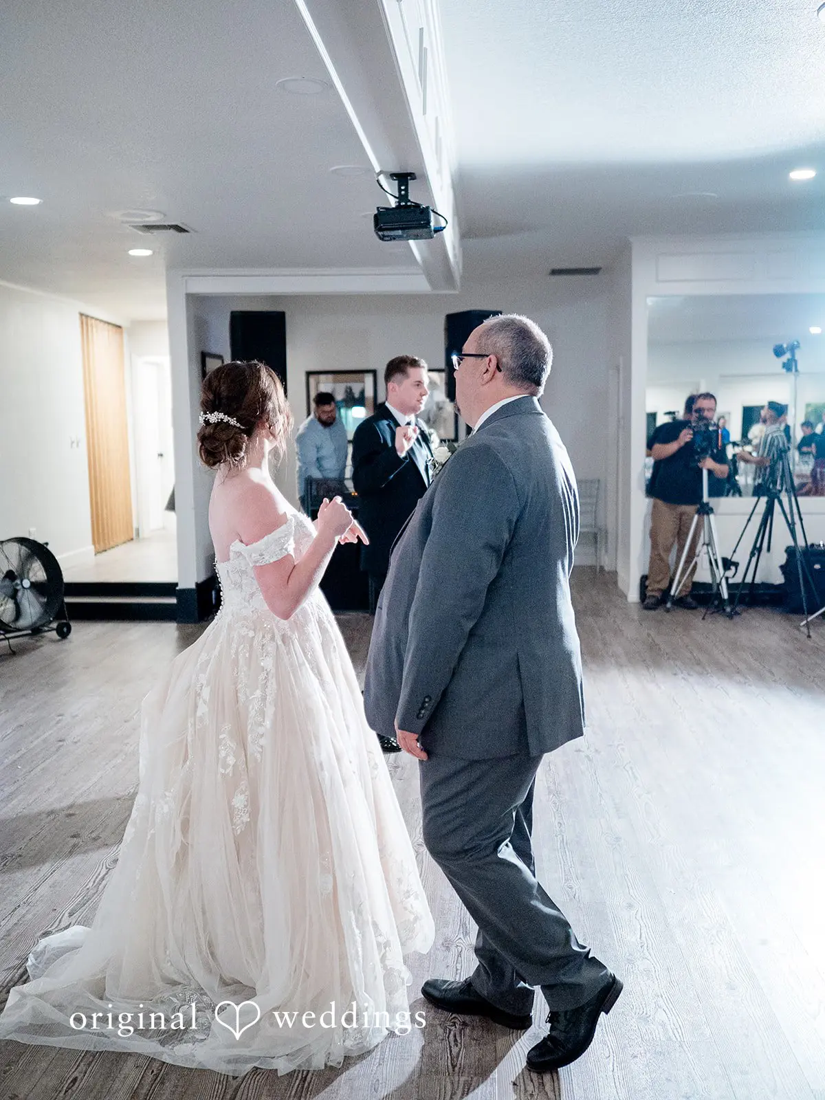 Julia + Robby Lakeside Gardens Wedding // Julia & Robby -