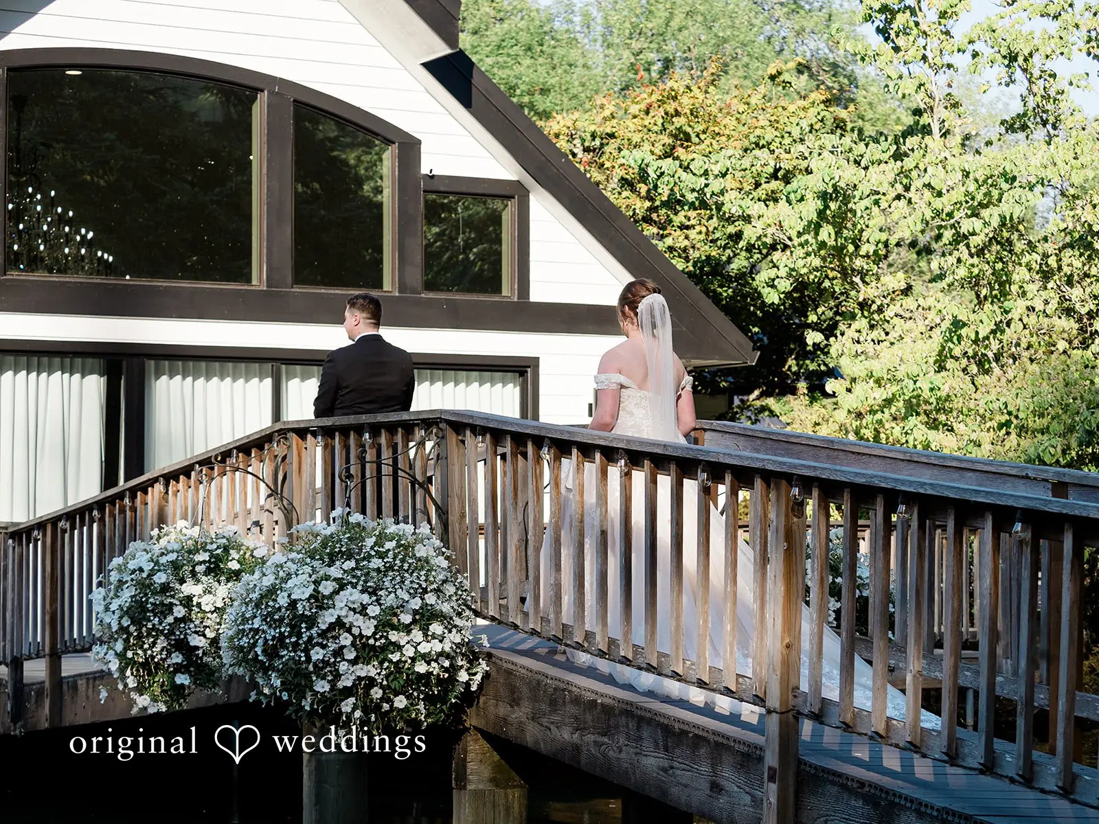 Julia + Robby Lakeside Gardens Wedding // Julia & Robby -