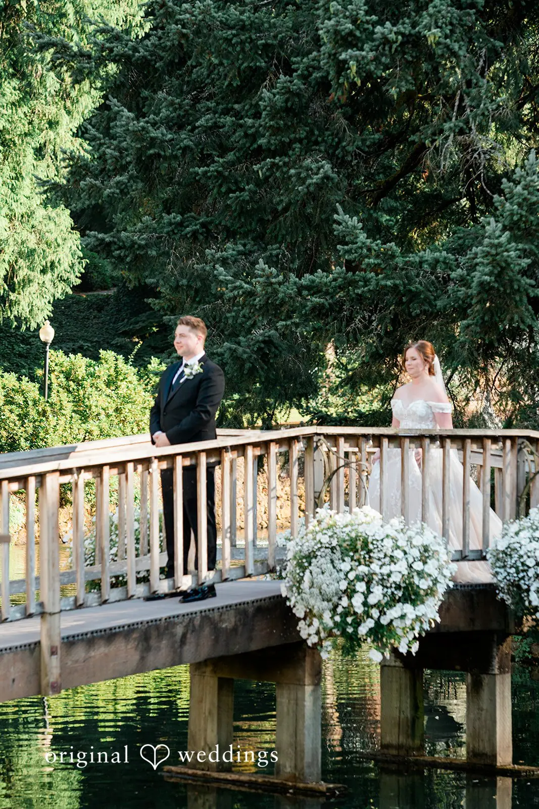 Julia + Robby Lakeside Gardens Wedding // Julia & Robby -