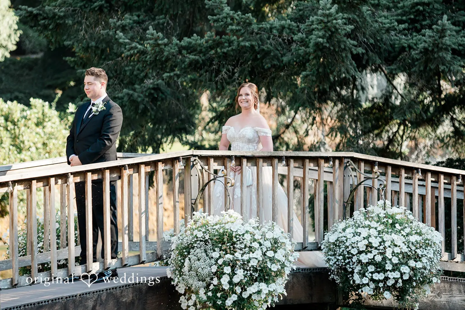 Julia + Robby Lakeside Gardens Wedding // Julia & Robby -