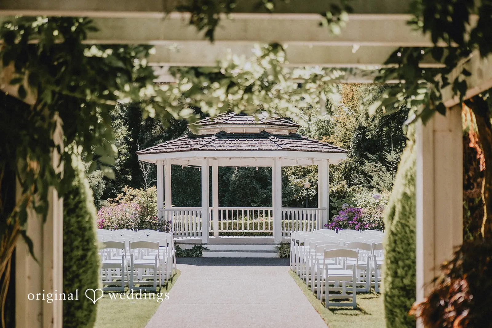 Phillip + Rachelle Lakeside Gardens Wedding // Rachelle & Phillip -