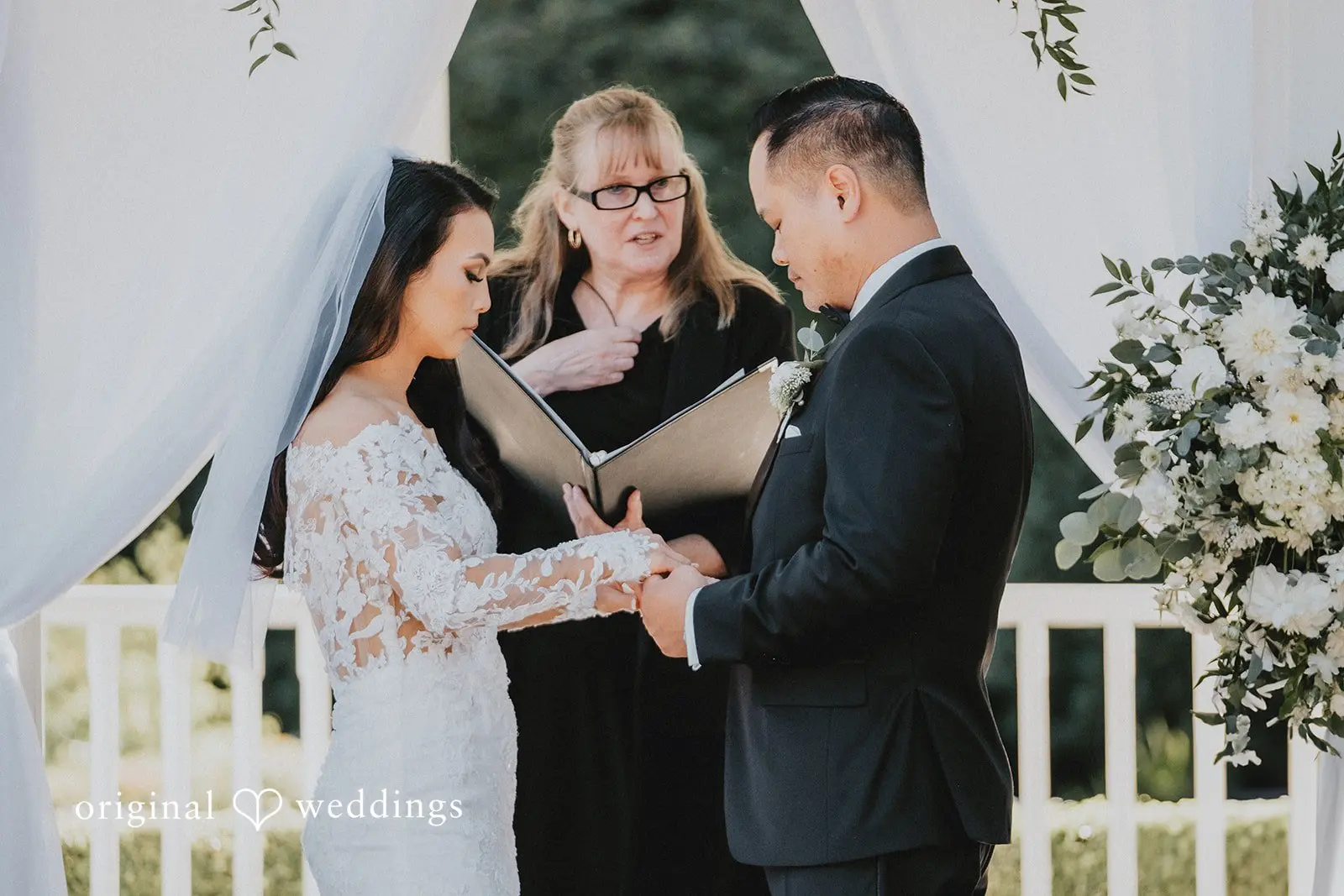 Phillip + Rachelle Lakeside Gardens Wedding // Rachelle & Phillip -