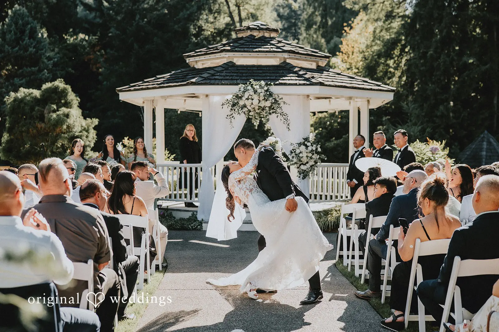 Phillip + Rachelle Lakeside Gardens Wedding // Rachelle & Phillip -