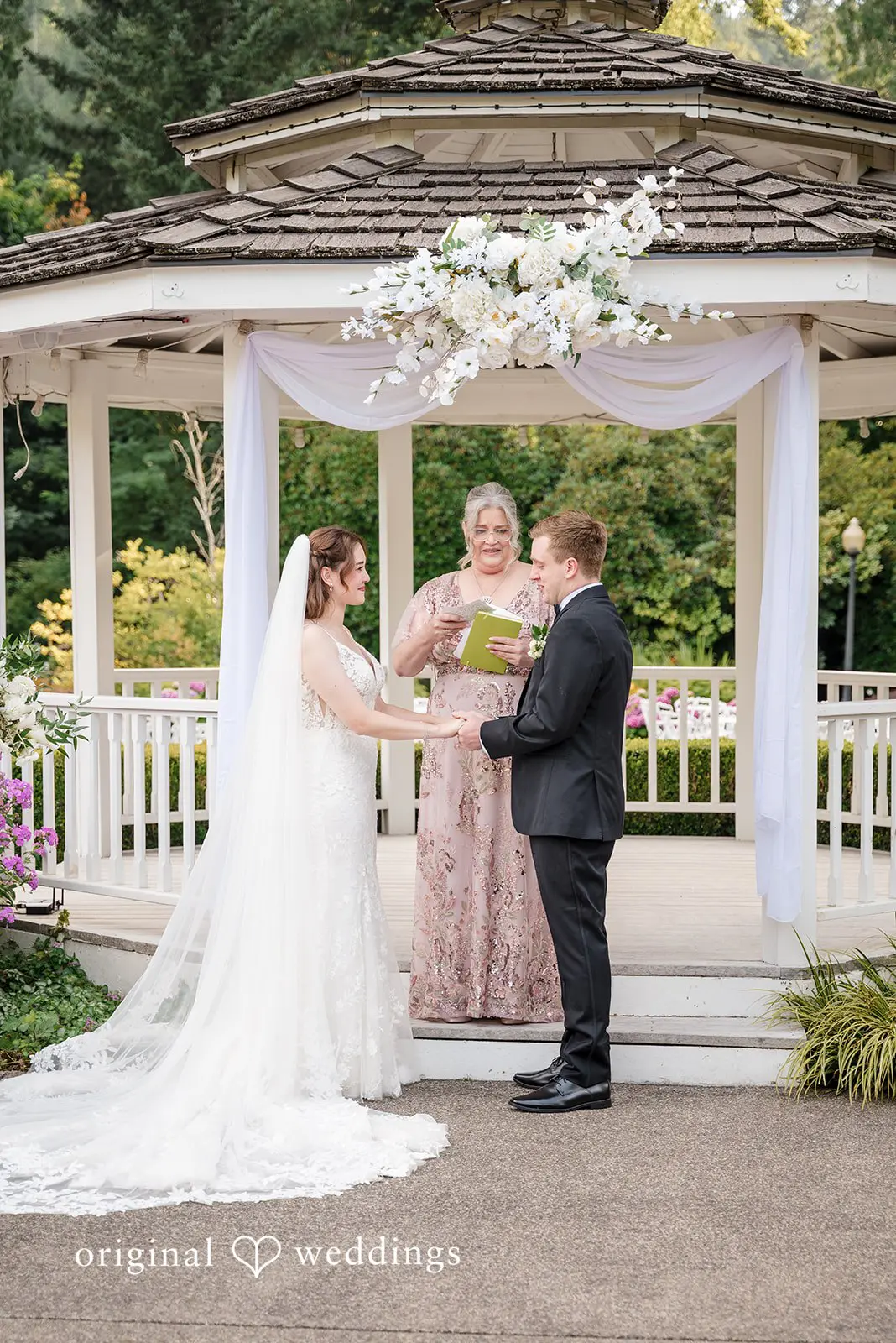 Alisa + Ramzey Lakeside Gardens Wedding // Alisa & Ramzey -