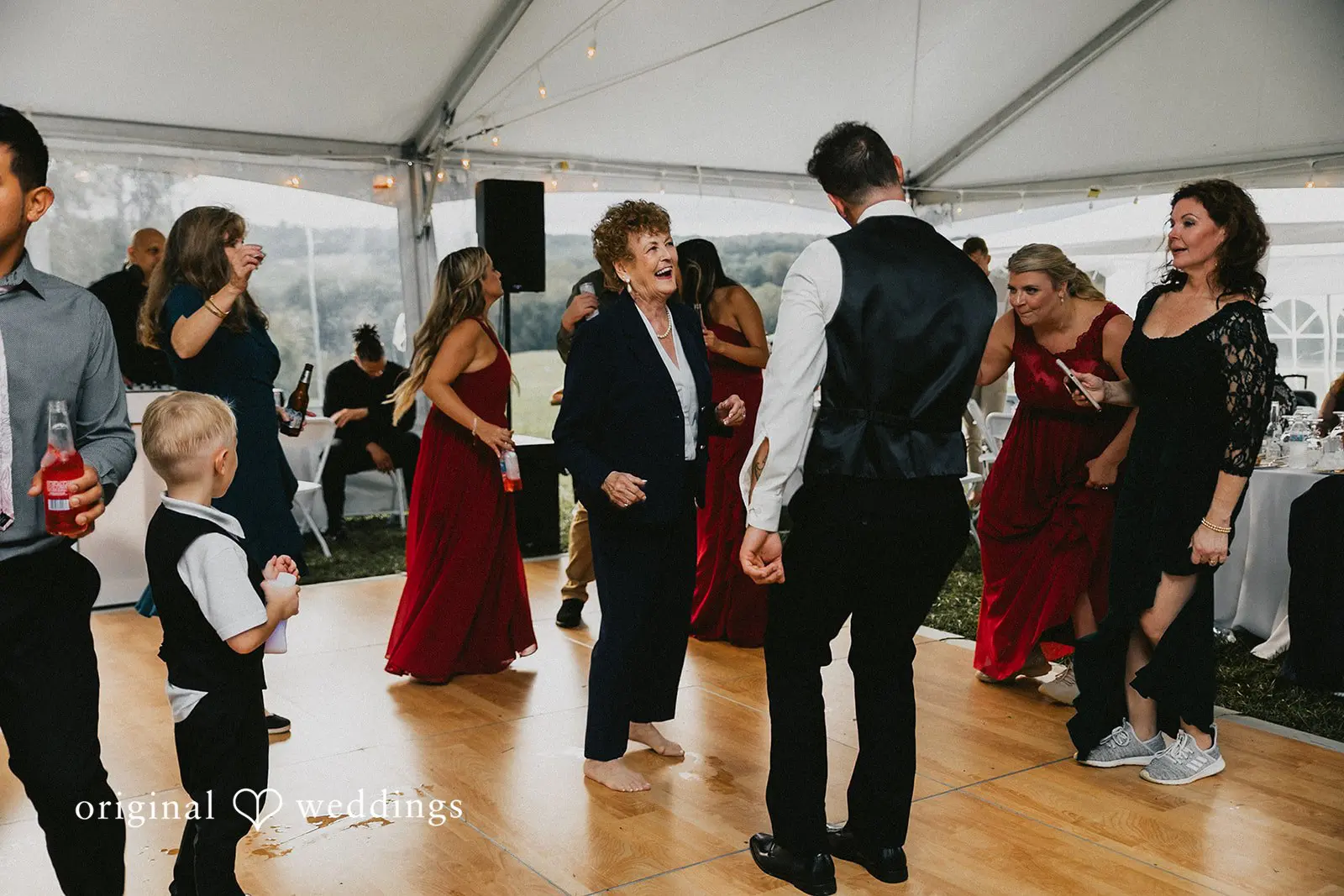 Robyn + Stephen Maryland Backyard Wedding // Robyn & Stephen -
