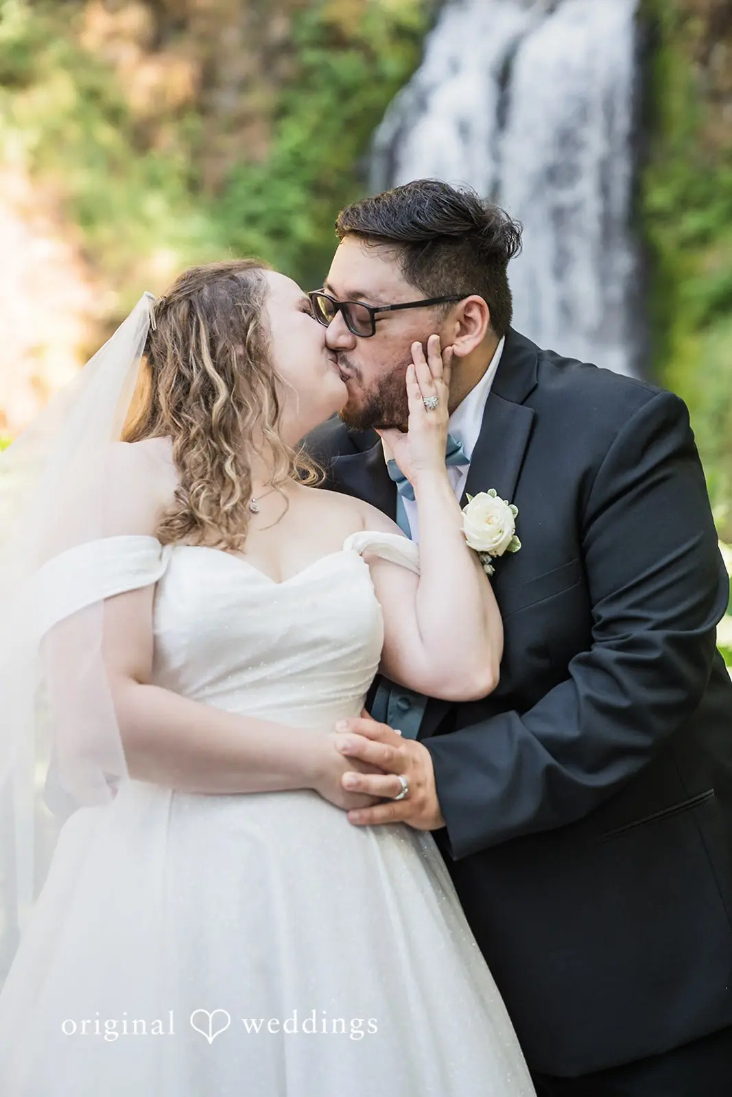 Krystal + Jose Multnomah Falls Wedding // Krystal & Jose -