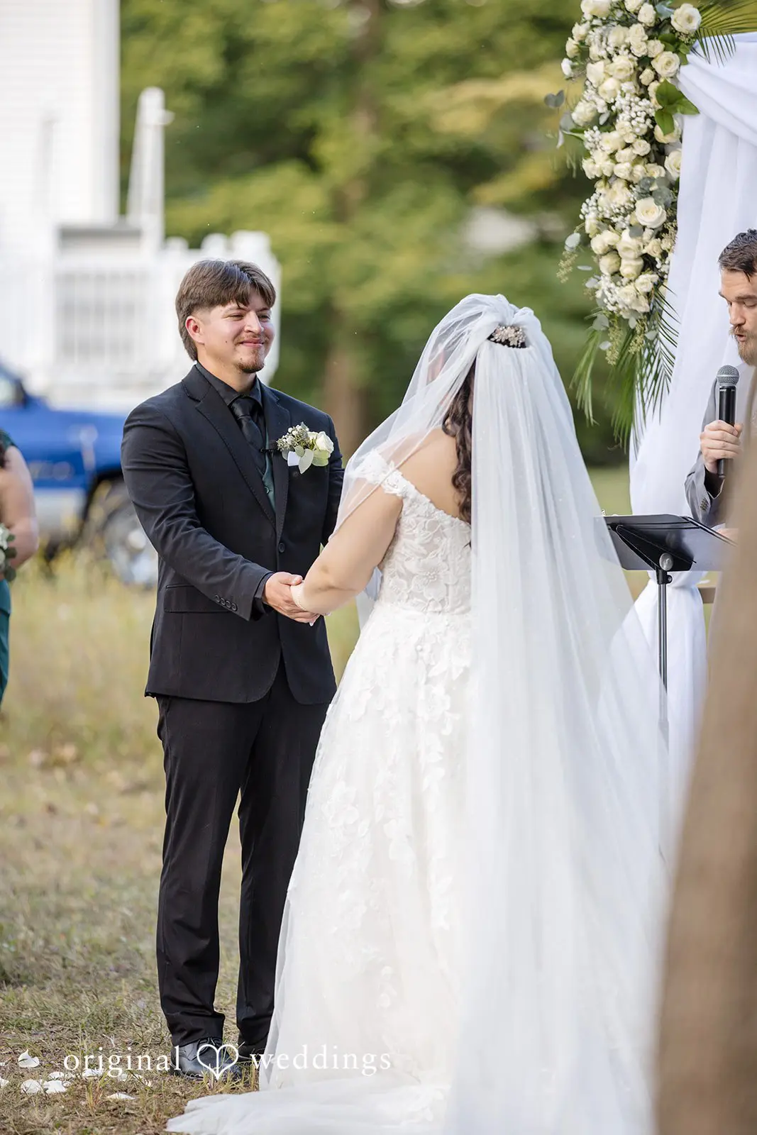 Jenifer + Josue New York Backyard Wedding // Jenifer & Josue -