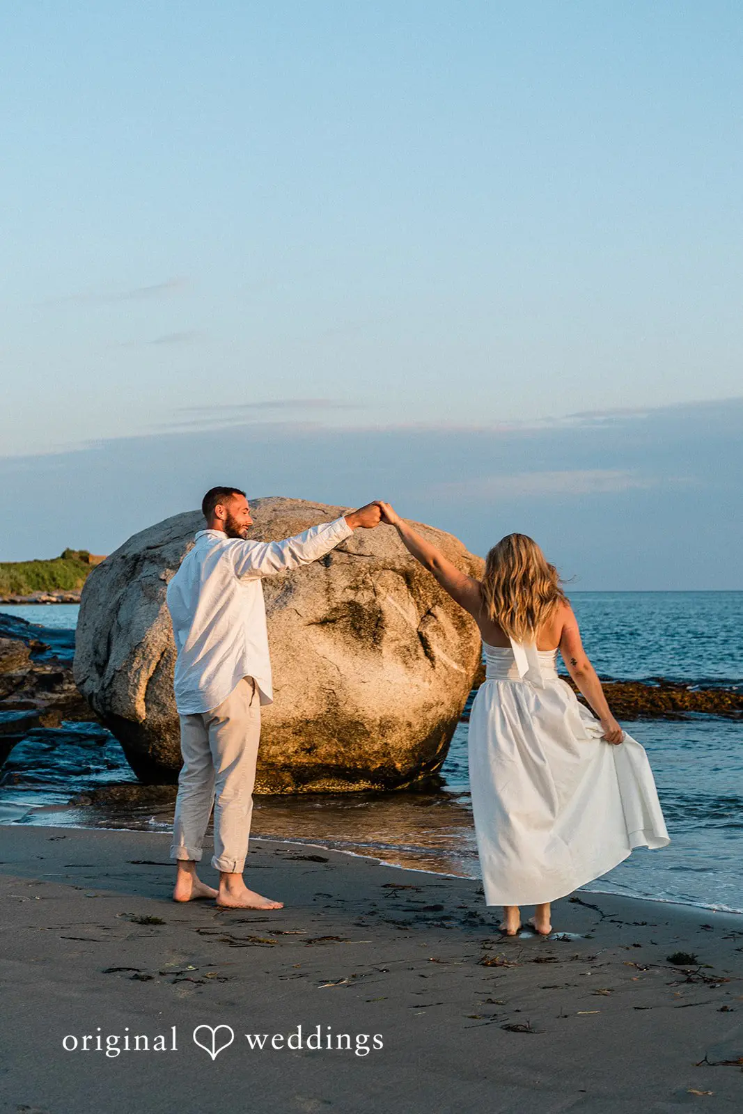 Ocean Drive in Newport Engagement // Taylor & Andrew -