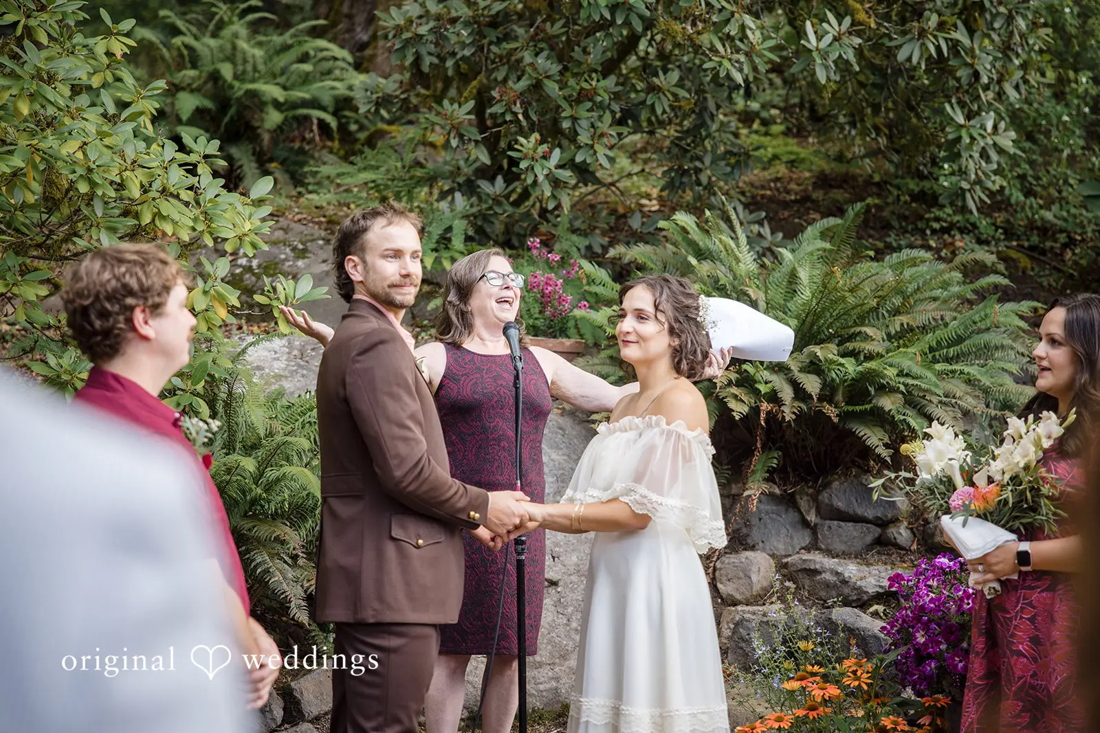 Oregon Backyard Wedding // Nicolette & Michael -