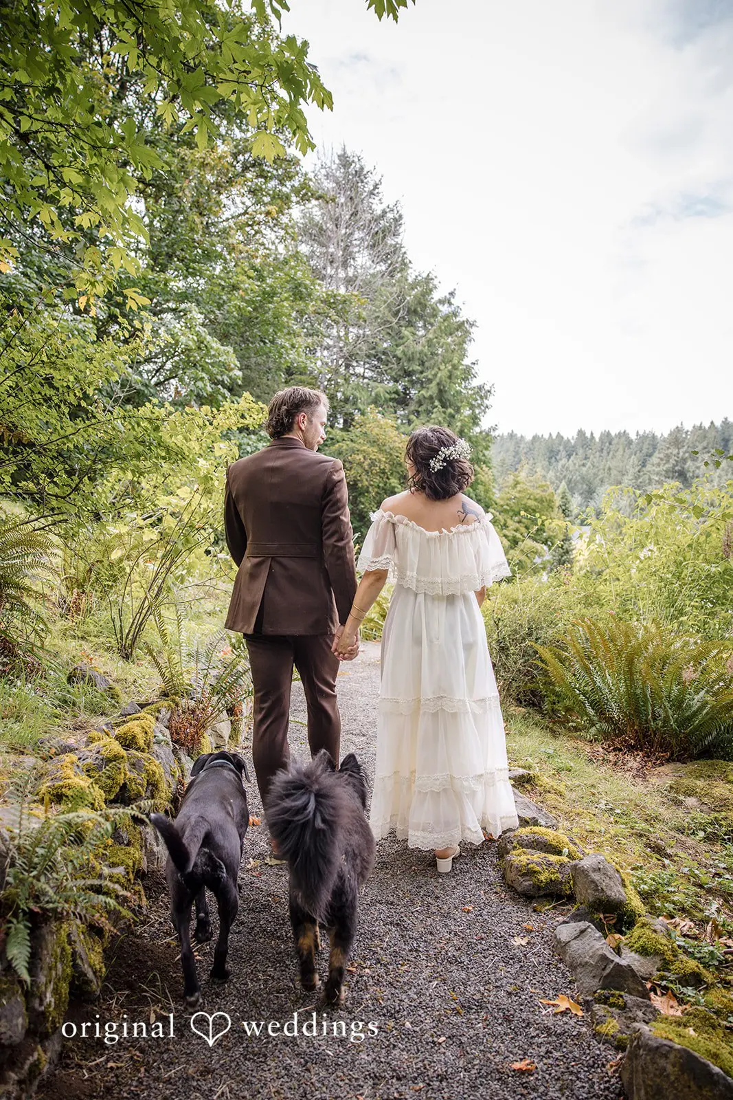 Oregon Backyard Wedding // Nicolette & Michael -