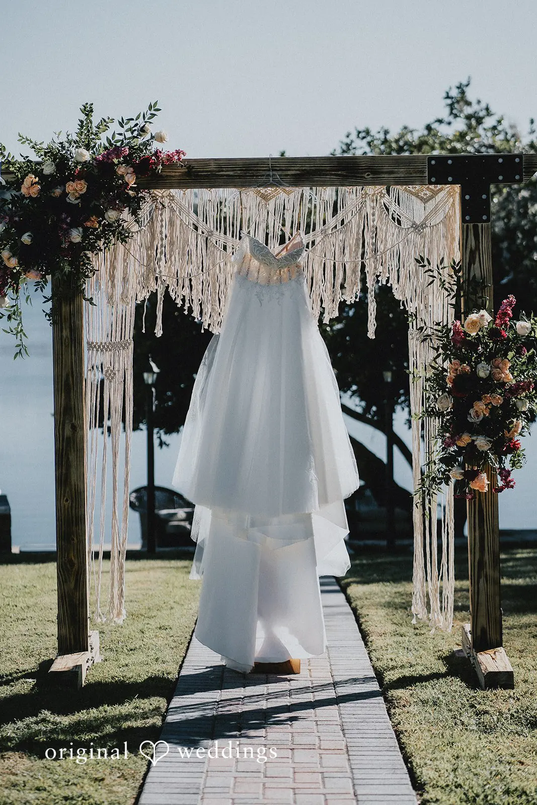 Tiffany + Justin Orlando Backyard Wedding // Tiffany & Justin -