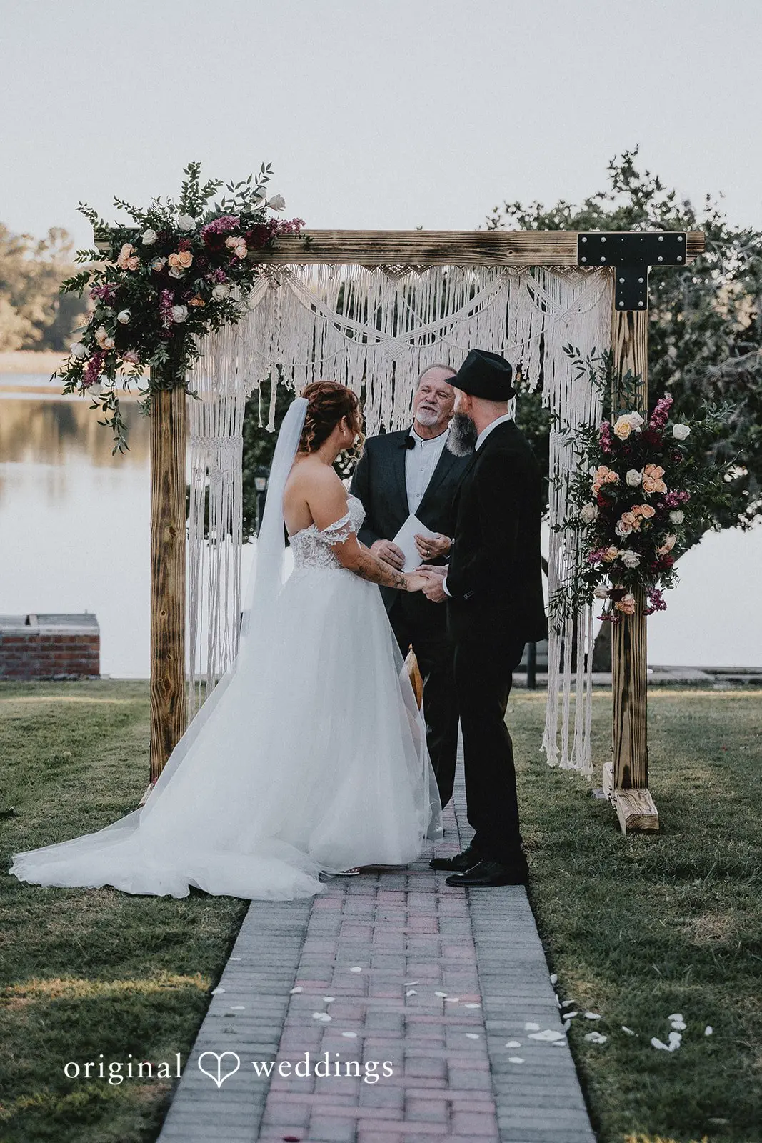 Tiffany + Justin Orlando Backyard Wedding // Tiffany & Justin -