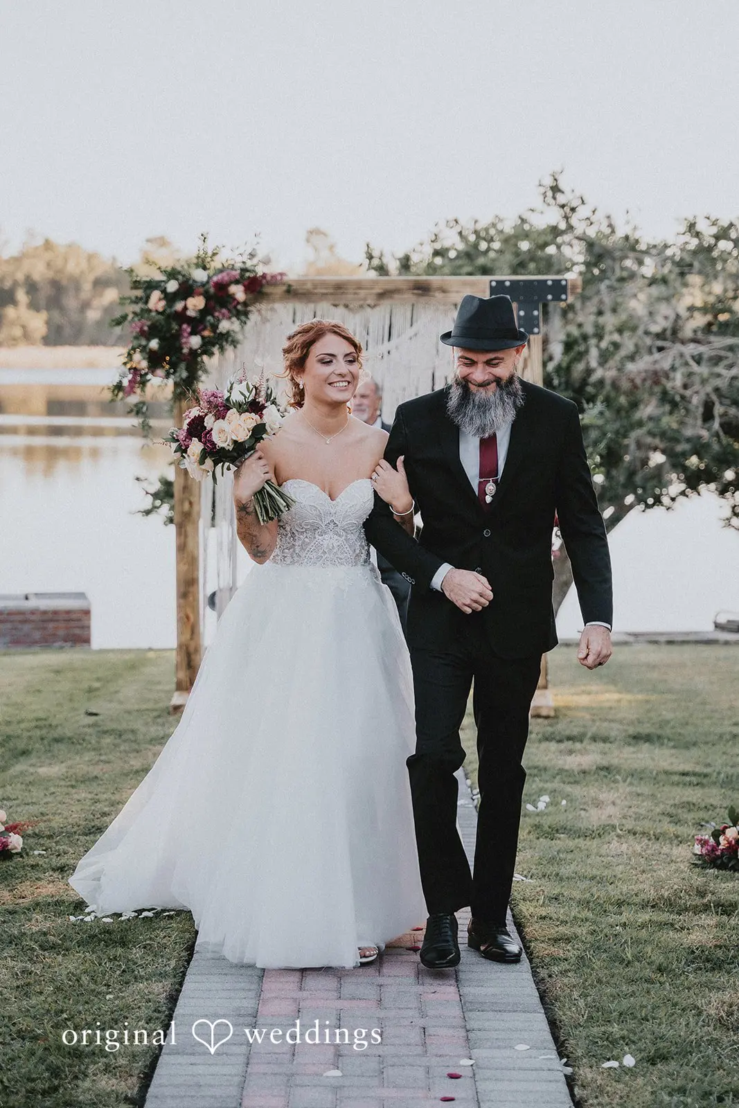 Tiffany + Justin Orlando Backyard Wedding // Tiffany & Justin -