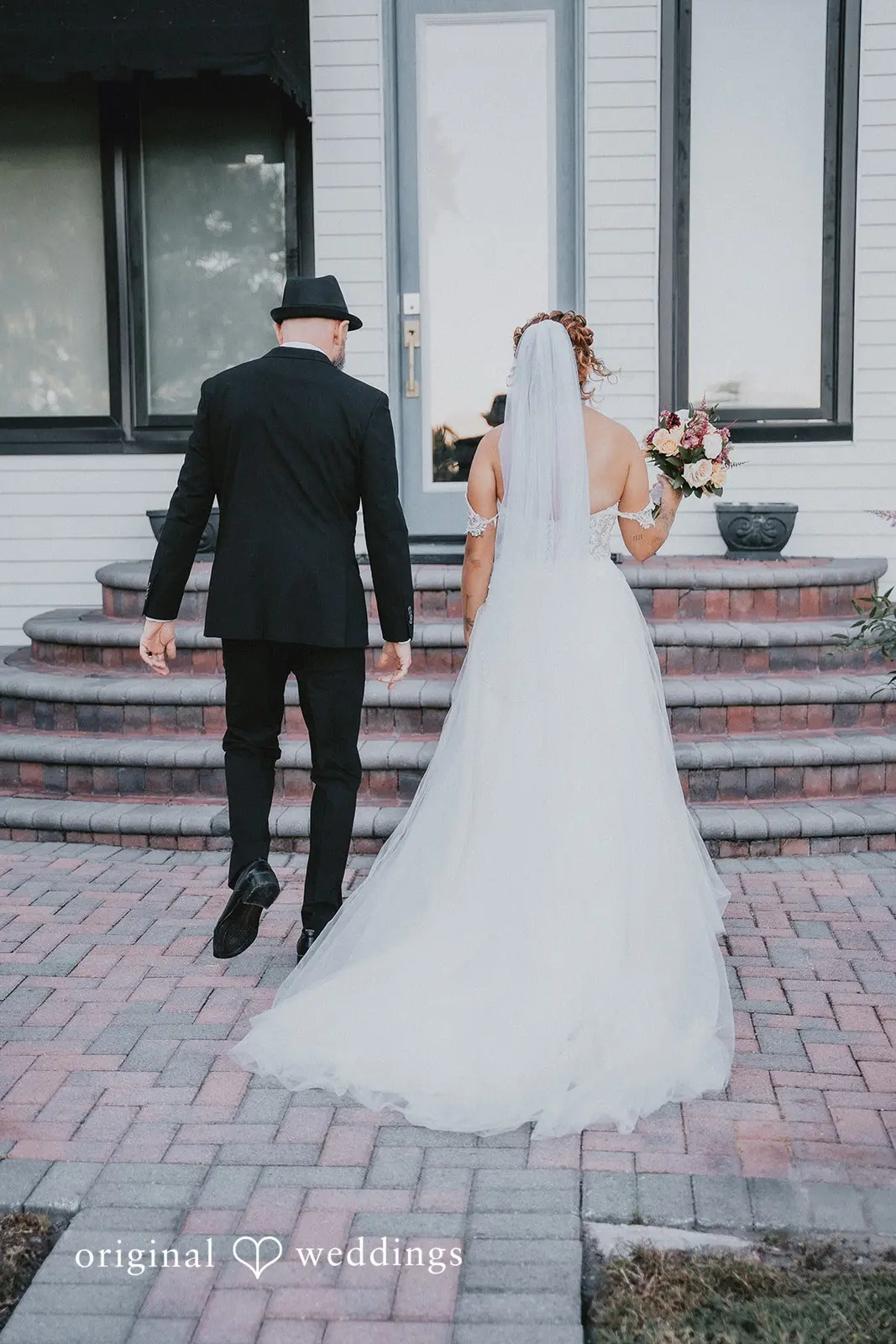 Tiffany + Justin Orlando Backyard Wedding // Tiffany & Justin -