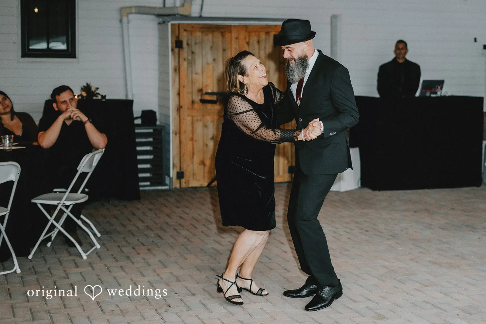 Tiffany + Justin Orlando Backyard Wedding // Tiffany & Justin -