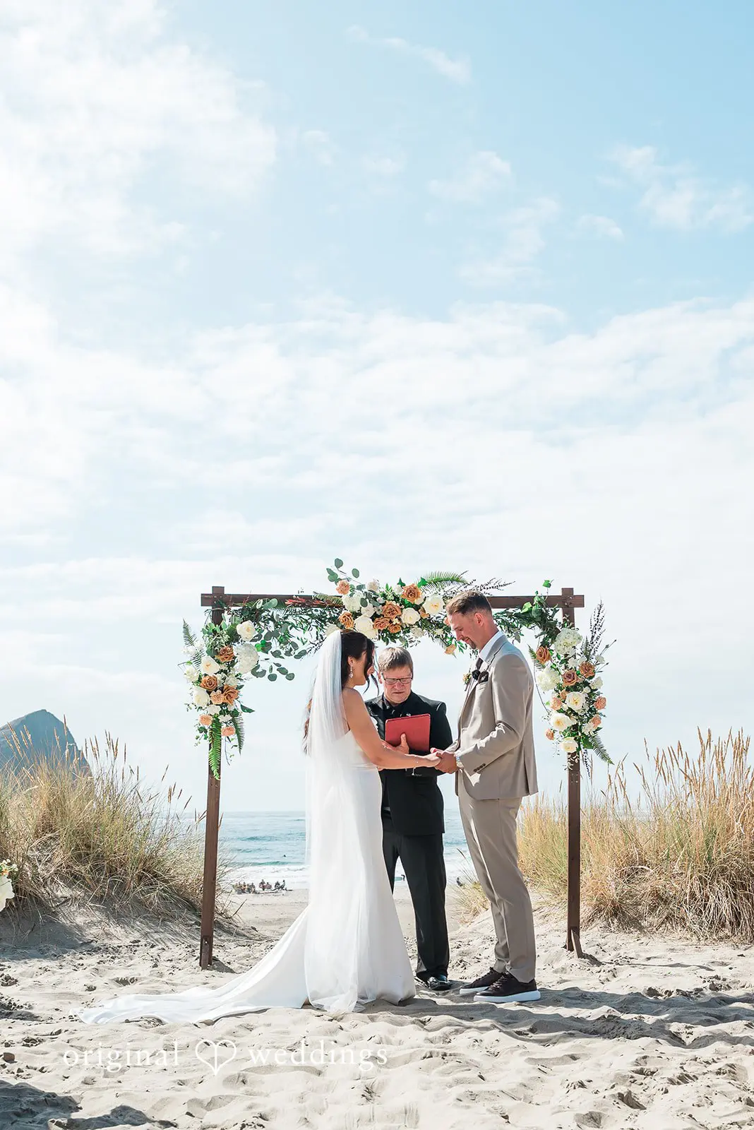 Cody + Jenna Pelican Brewery Wedding // Cody & Jenna -