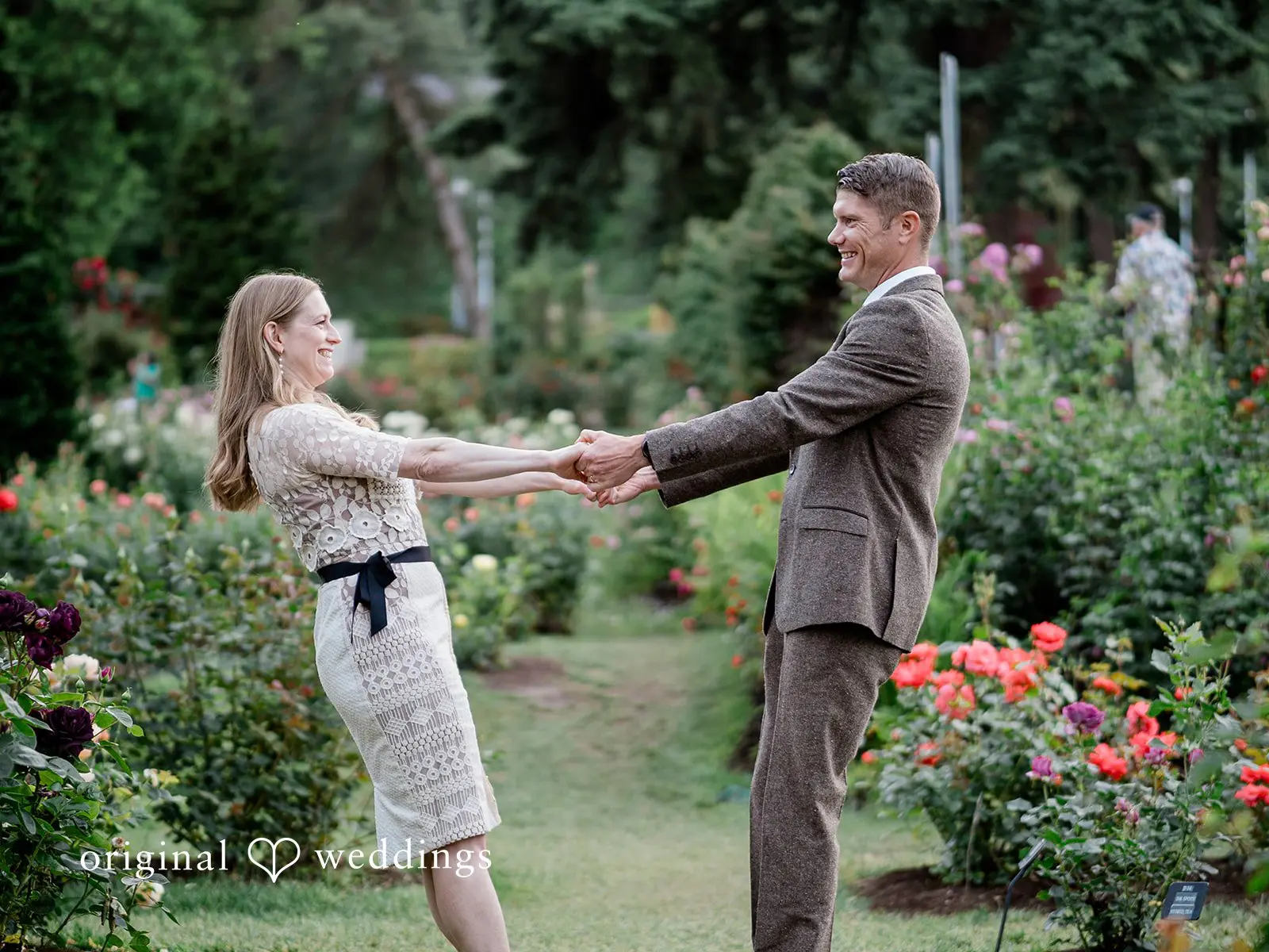 Portland International Rose Garden Engagement // Elizabeth & Daniel -