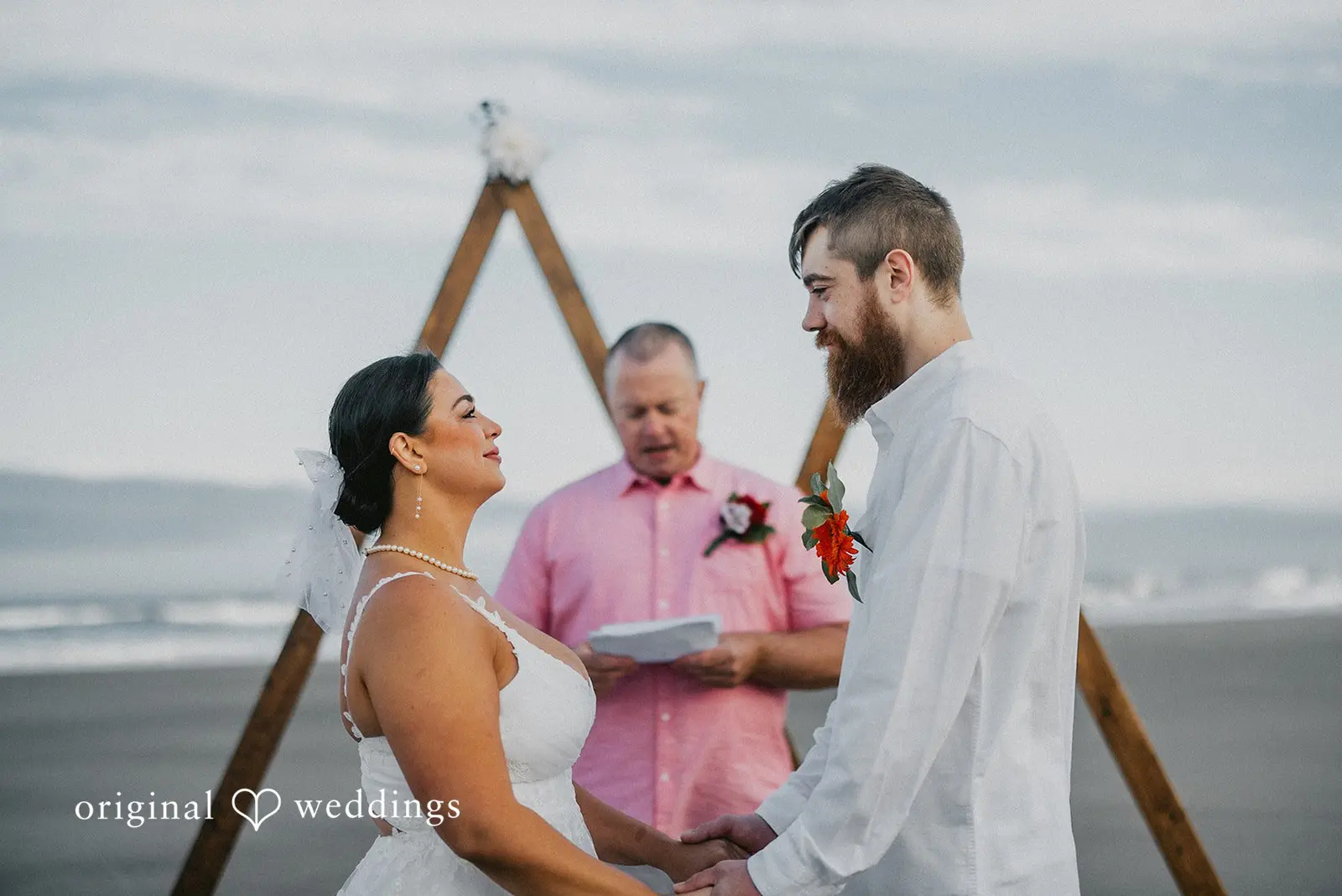 Kassi + Nolan Roads End Beach Wedding // Kassi & Nolan -
