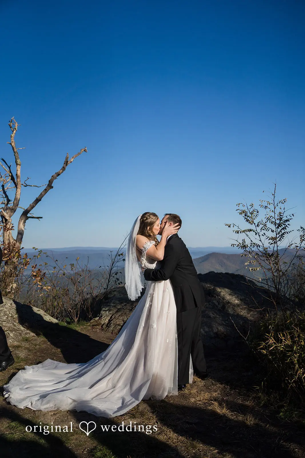 John + Jesse Shenandoah NP Jewell Hollow Overlook Wedding // John & Jesse -