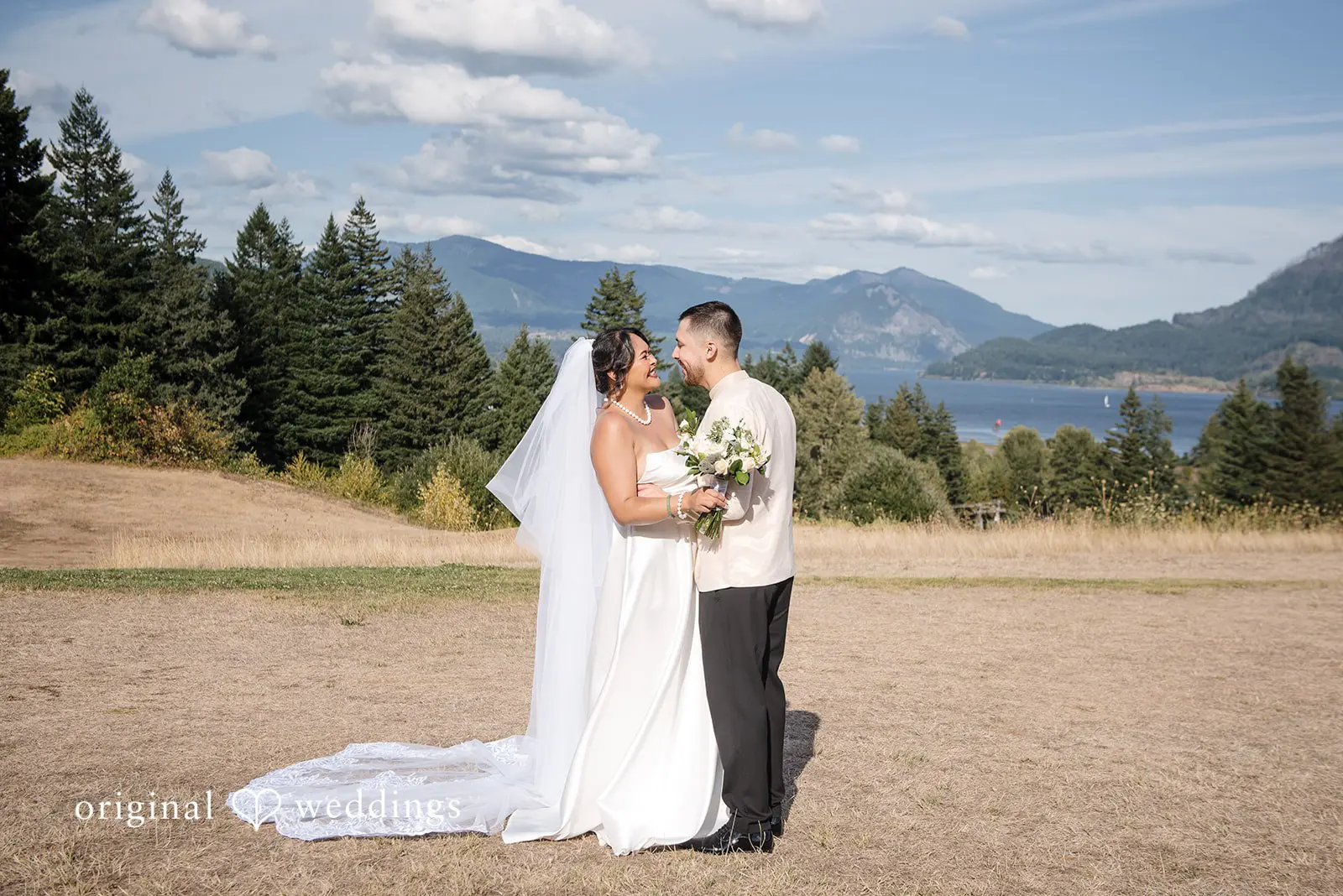 Nathasia + Travis Skamania Lodge Wedding // Nathasia & Travis -