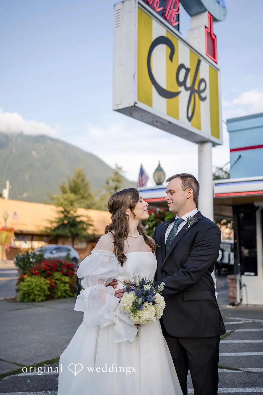 Lela + Michael Snoqualmie Falls Wedding // Lela & Michael -