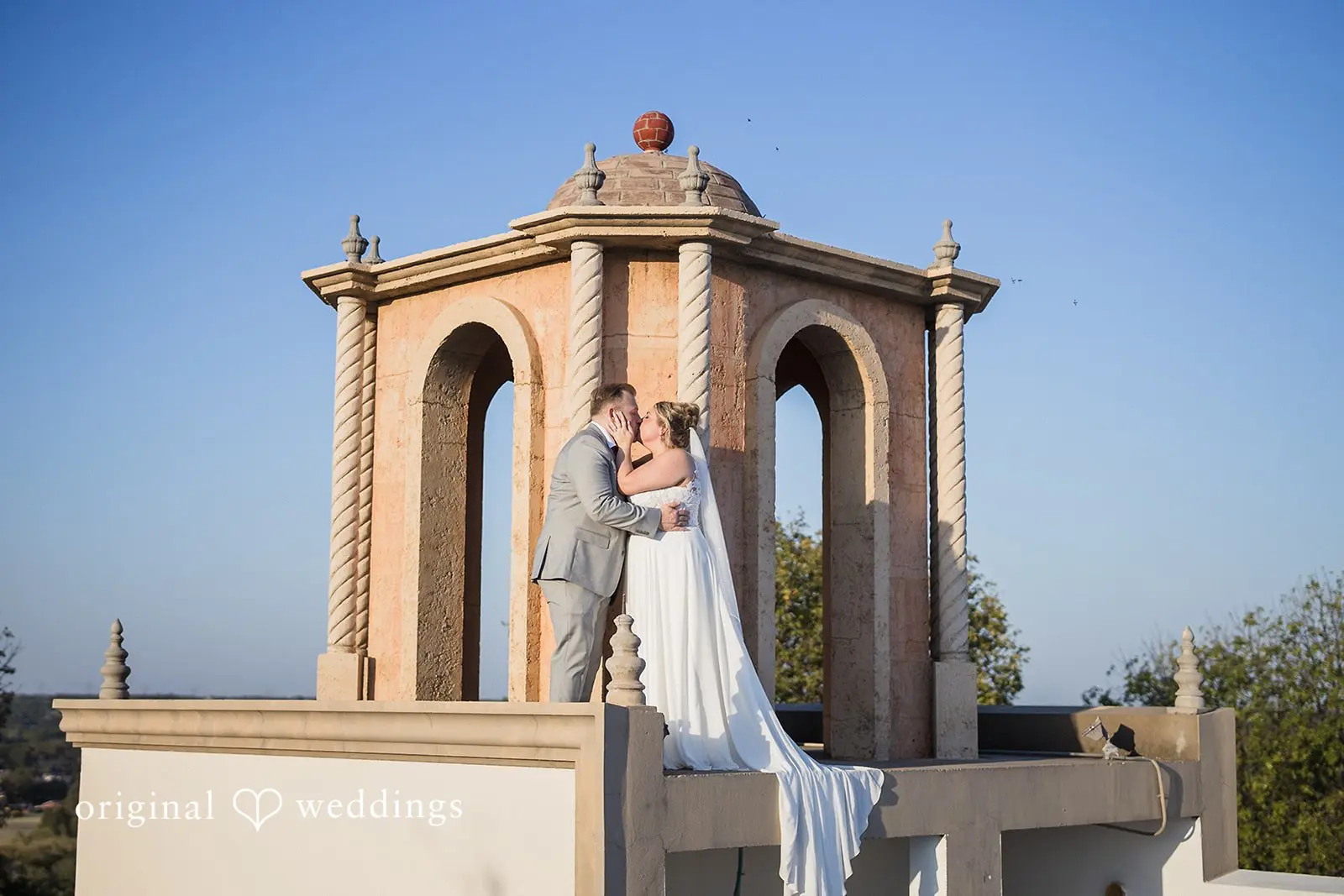 Amanda + Aaron Stoney Ridge Villa Wedding // Amanda & Aaron -