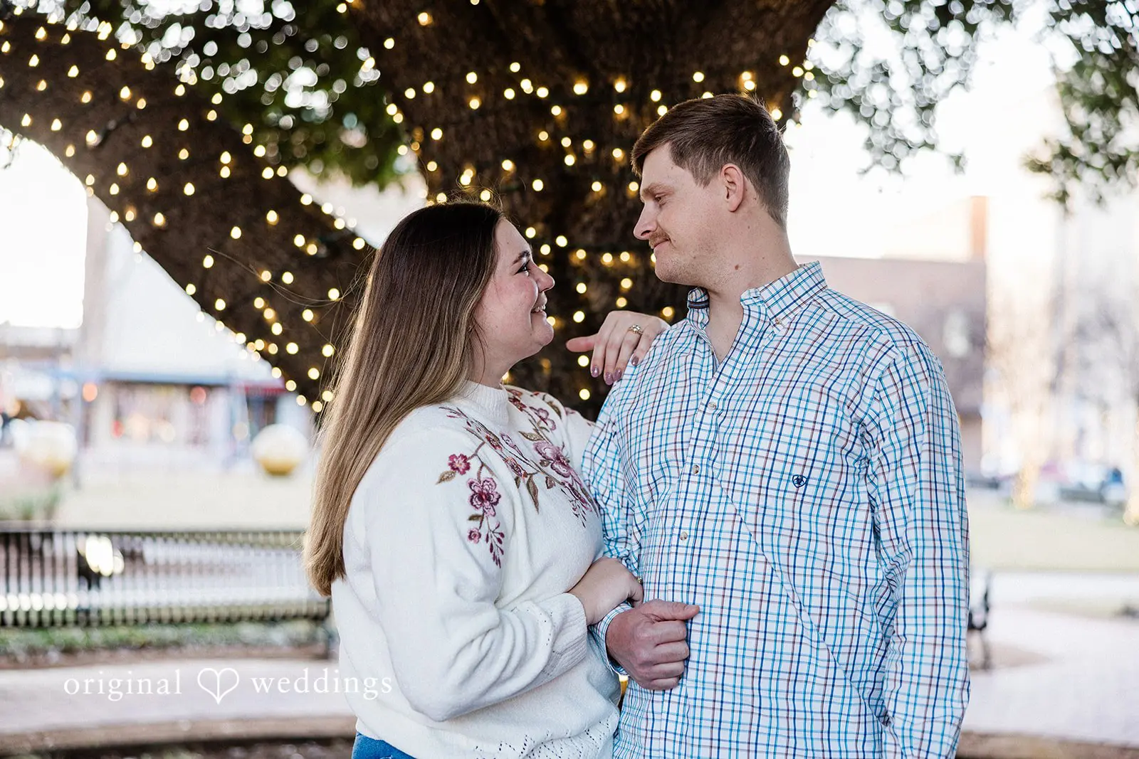 Riley + Lyndsay Sundance Square In Downtown Fort Worth Engagement // Riley & Lyndsay -