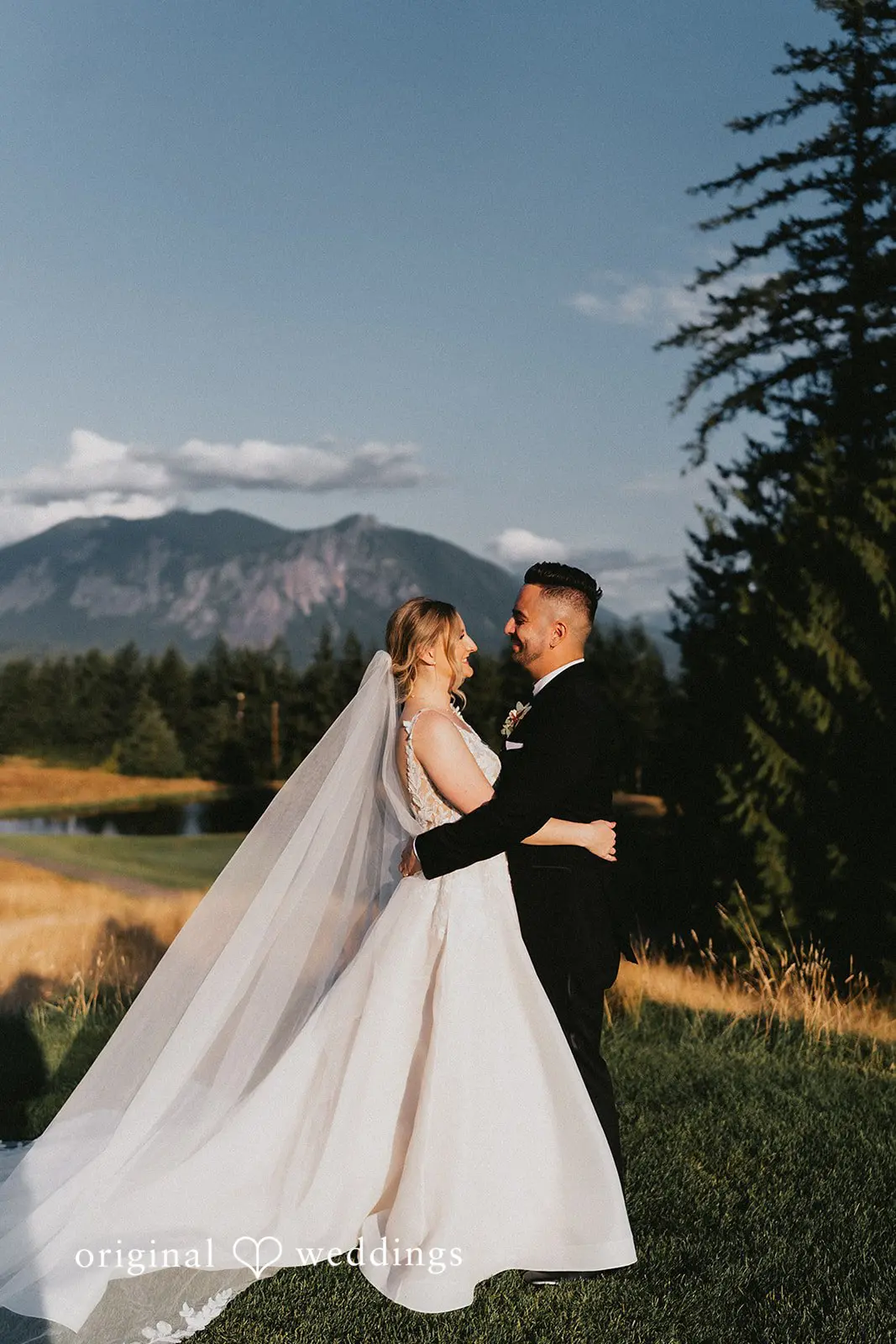 Melissa + Jeffrey The Club at Snoqualmie Ridge Wedding // Melissa & Jeffrey -