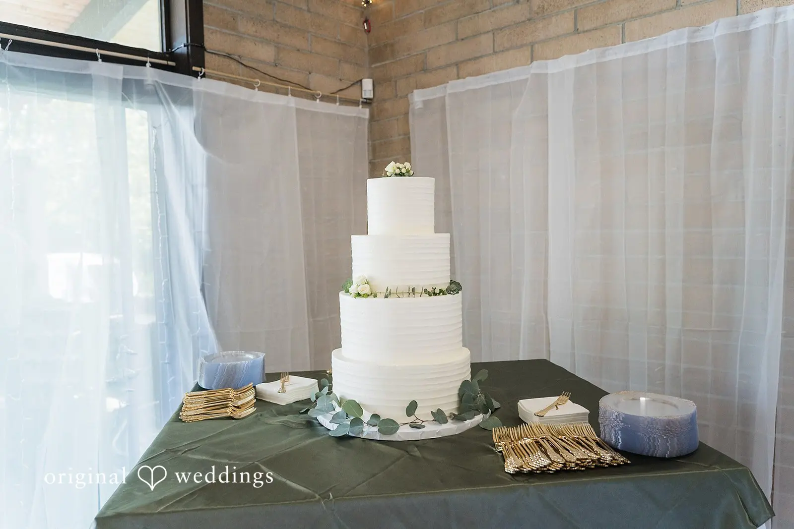 Mattison + Peter The Cove at Normandy Park Wedding // Mattison & Peter -