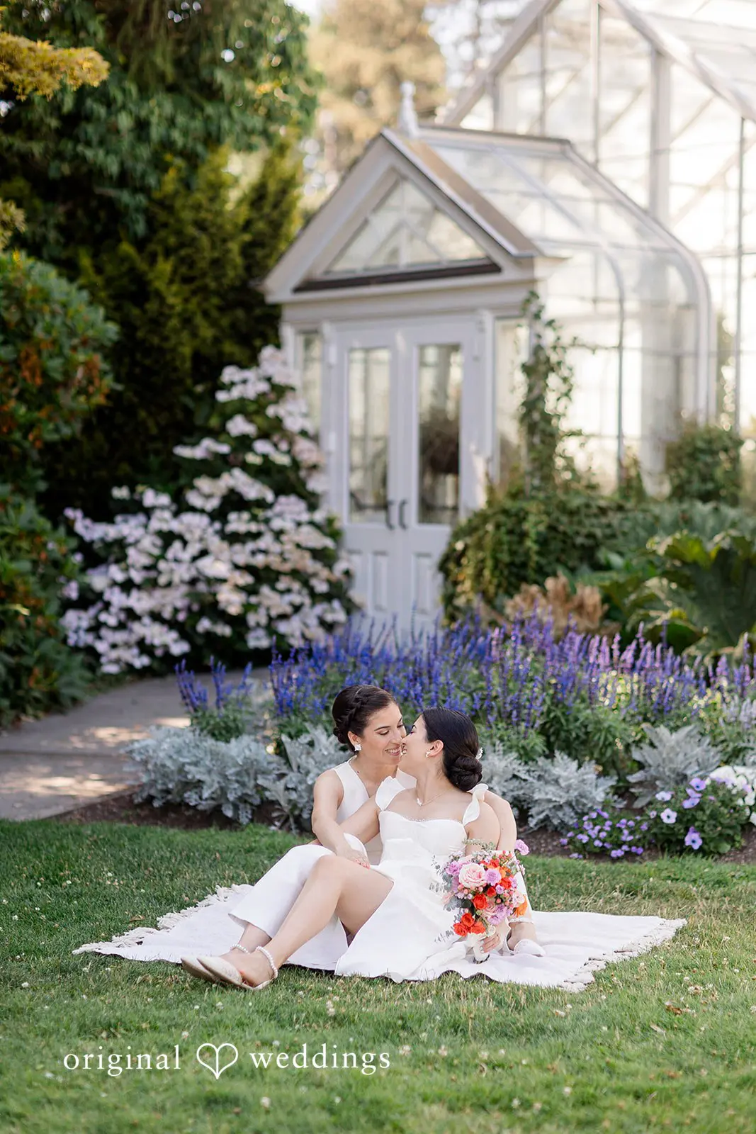 Juliana + Andrea Volunteer Park Conservatory Wedding // Juliana & Andrea -