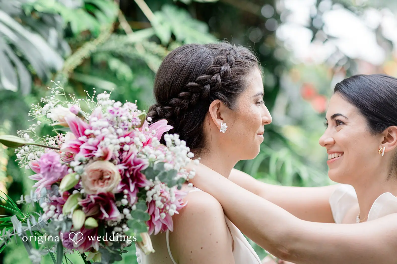Juliana + Andrea Volunteer Park Conservatory Wedding // Juliana & Andrea -