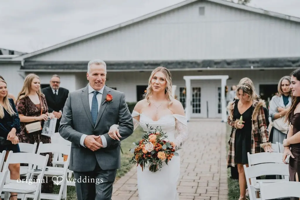 550__A922338-1 The Farmhouse Wedding // Angela & Logan -