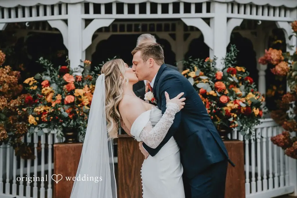 692__A922582 The Farmhouse Wedding // Angela & Logan -