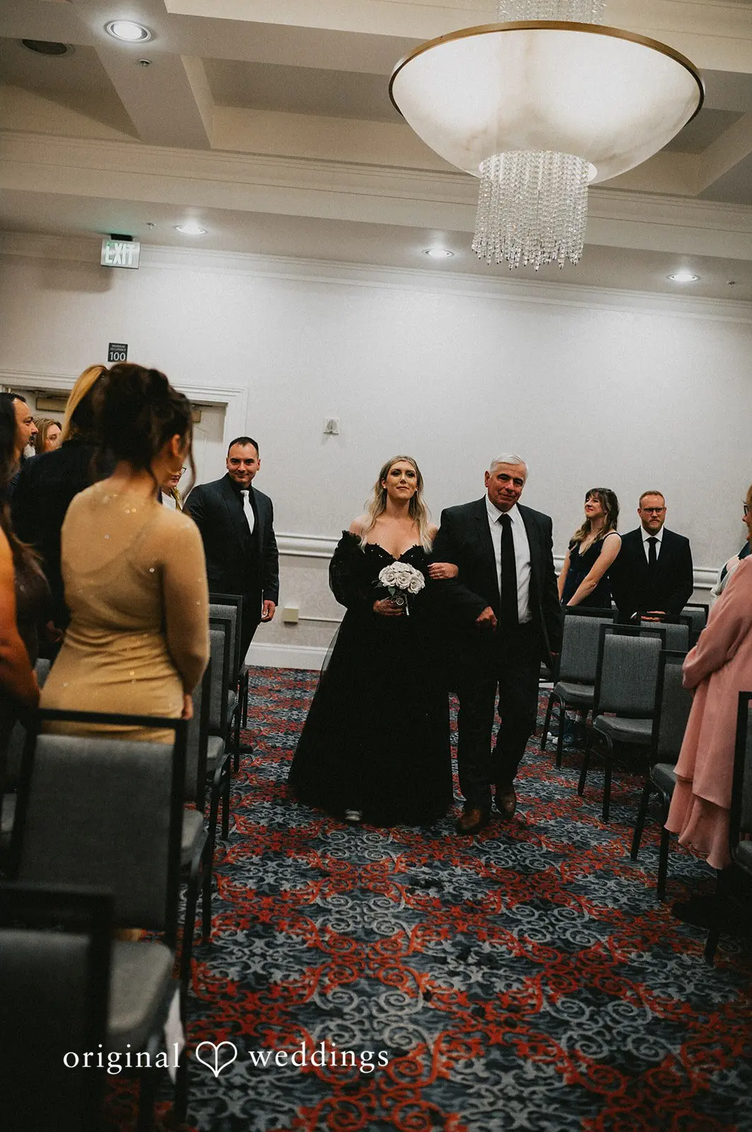 Embassy Suites Downtown Portland Wedding // Demeraye & Austin -