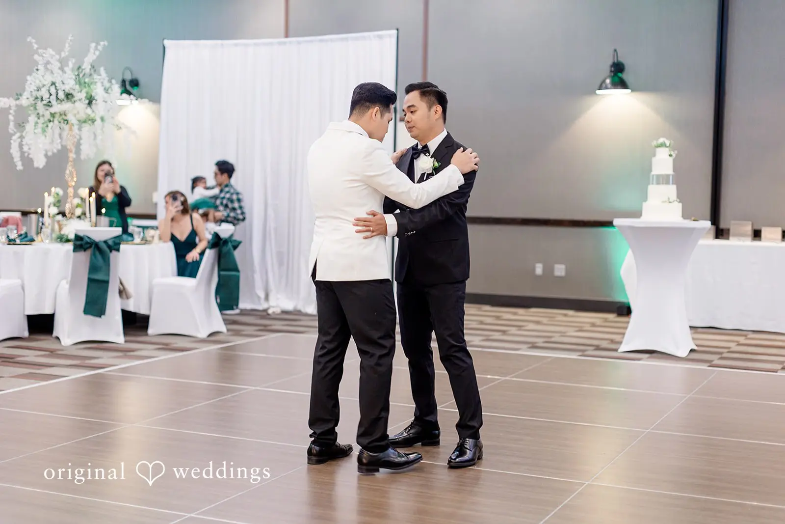 Four Points by Sheraton Wedding // Aris & Hekki -