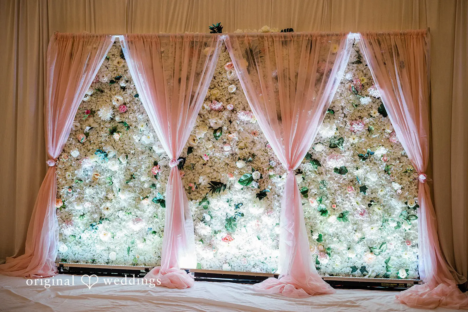Golden Complex Banquet Hall Wedding // Vicky & Za -