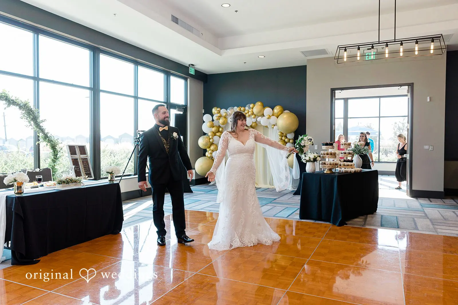 Nicole + Tyler Hotel Indigo Seattle Wedding // Nicole & Tyler -