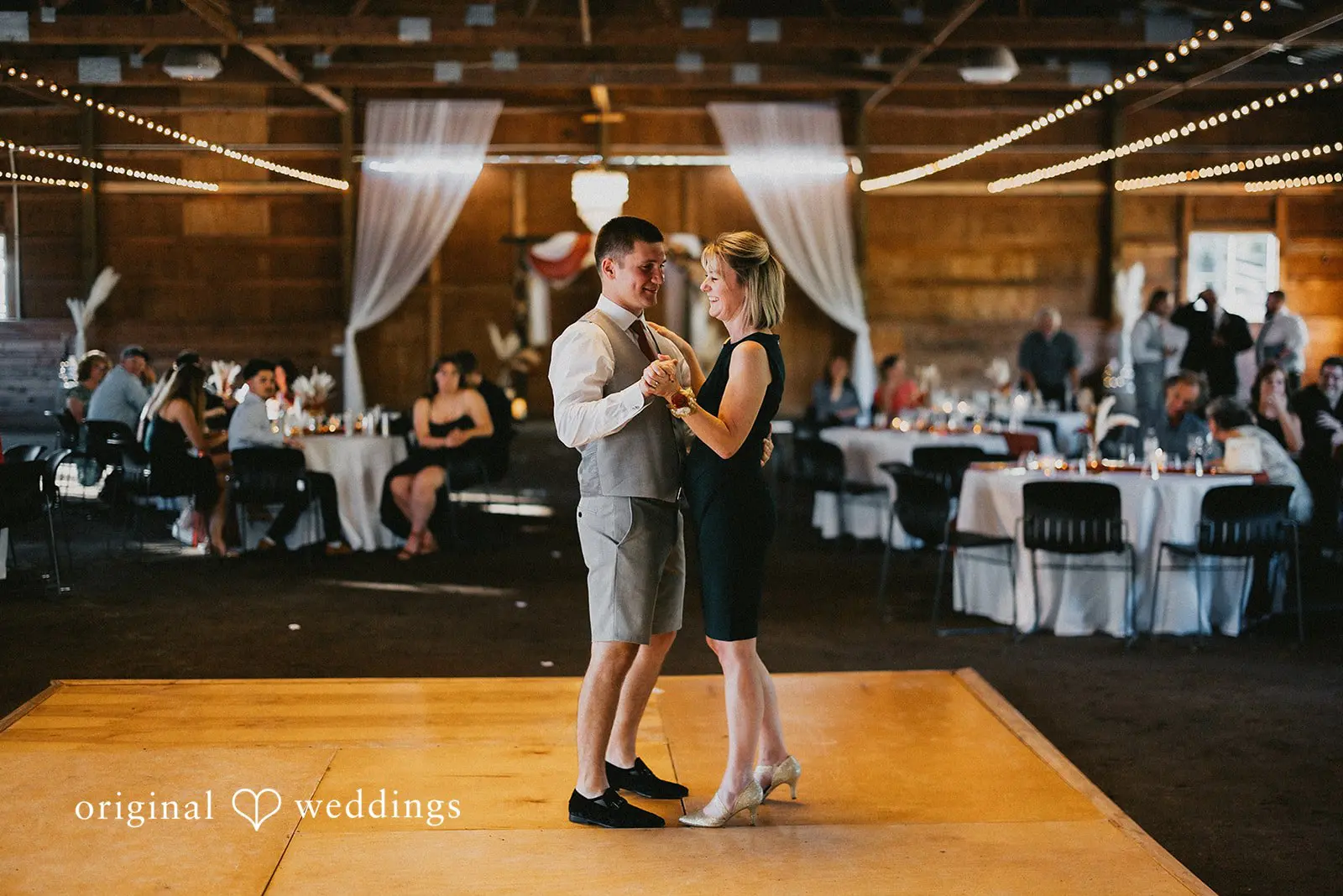 Brianna + Michael La Center Backyard Wedding // Brianna & Michael -