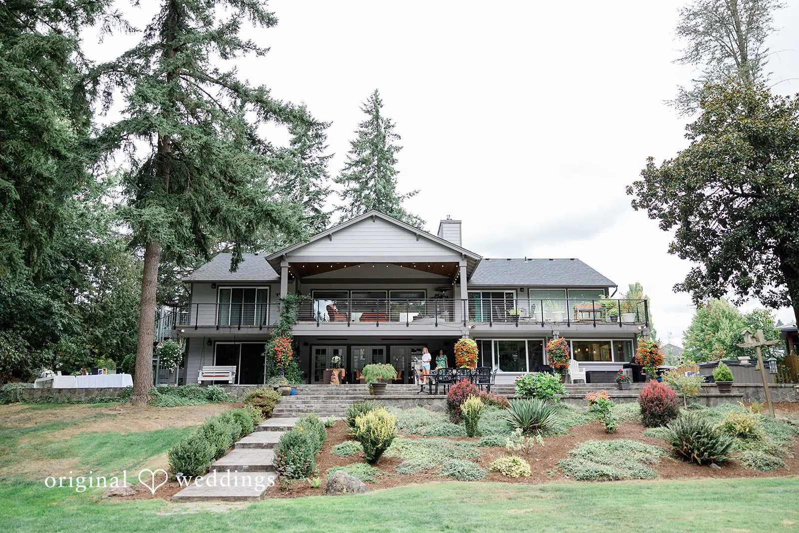 Oregon Backyard Wedding // Emily & Nick -