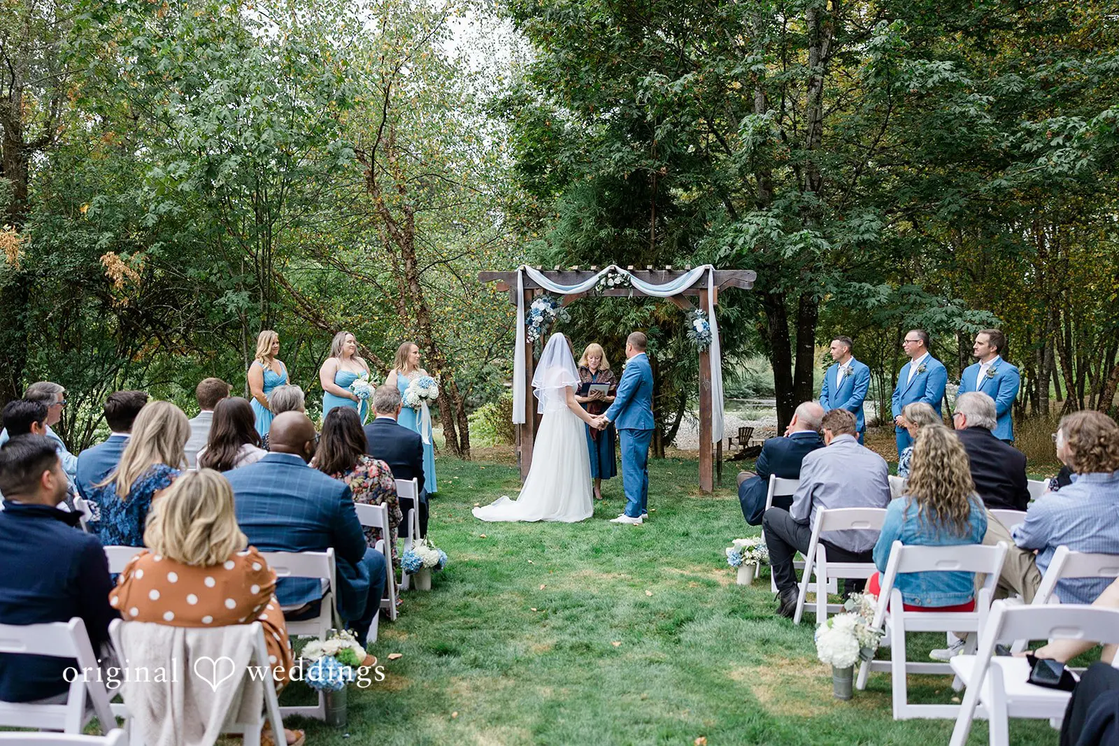 Oregon Backyard Wedding // Emily & Nick -