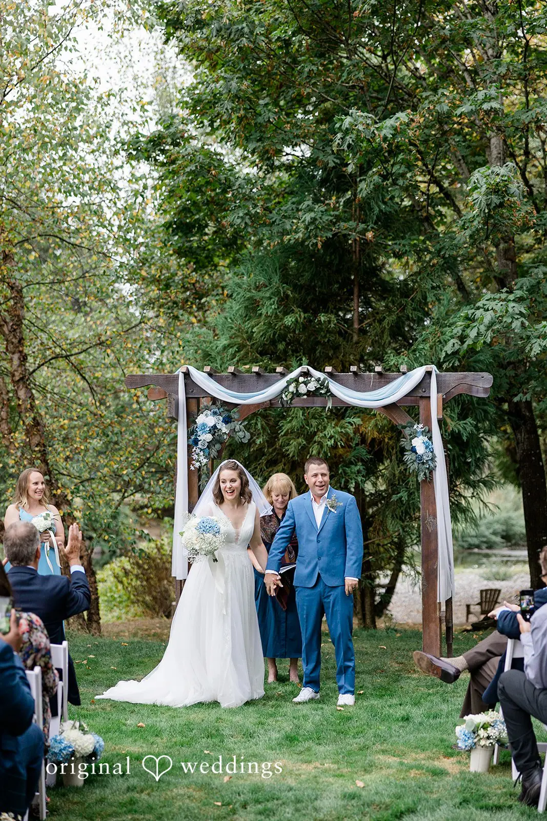 Oregon Backyard Wedding // Emily & Nick -